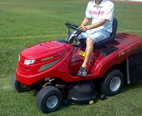 What to look for when buying a riding lawn mower?