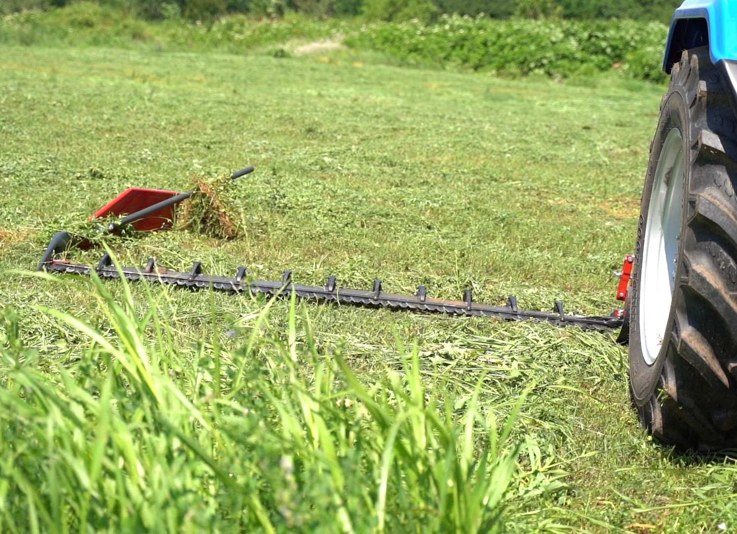 Clean and Precise Cuts